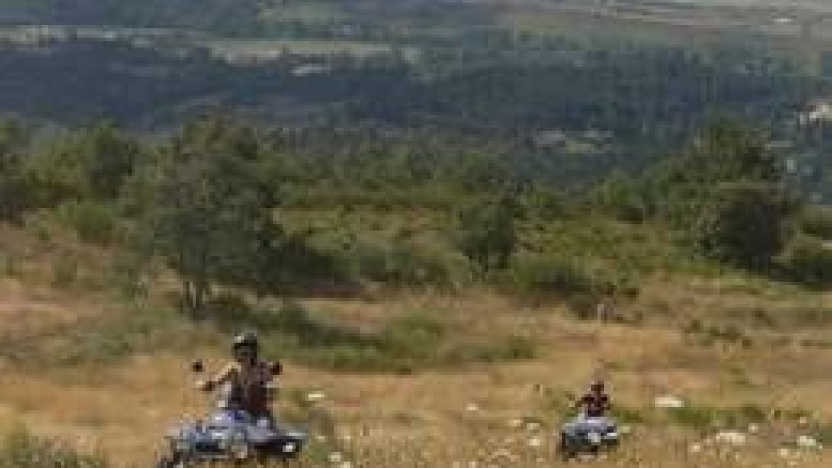 Algunas asociaciones ofrecen ya la posibilidad de conocer la montaña conduciendo un quad