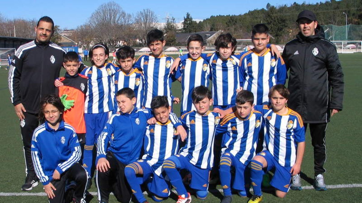 Equipo del Soccer Ponferradina de la categoría alevín. M. MACÍAS