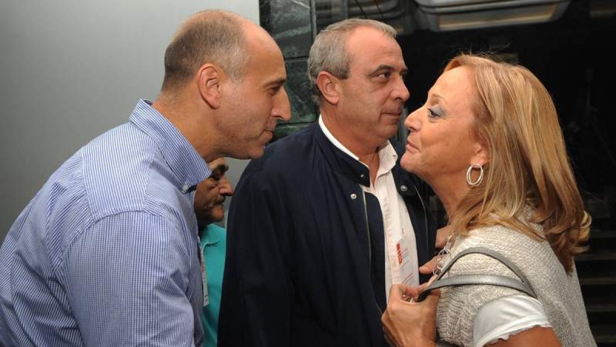 Díez y Giménez, dos de los destacados en el sector crítico, junto a Manoli Ordás.