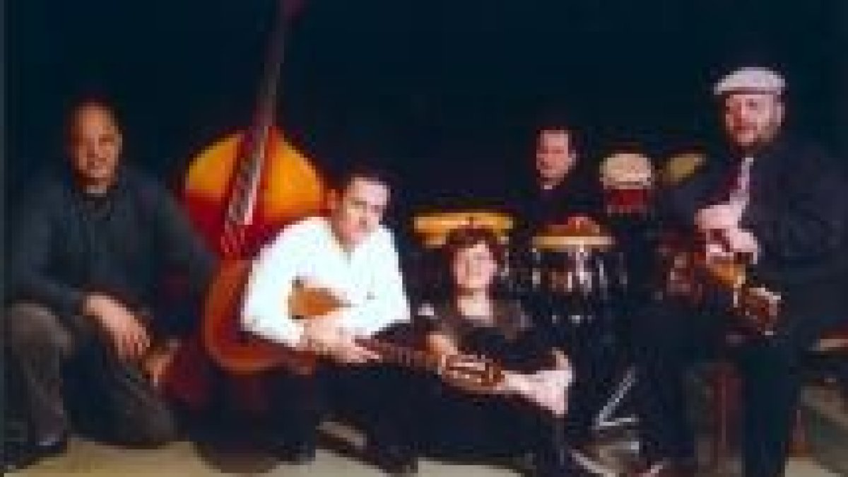 Los integrantes del grupo Cohiba actuarán esta noche en el escenario del Auditorio