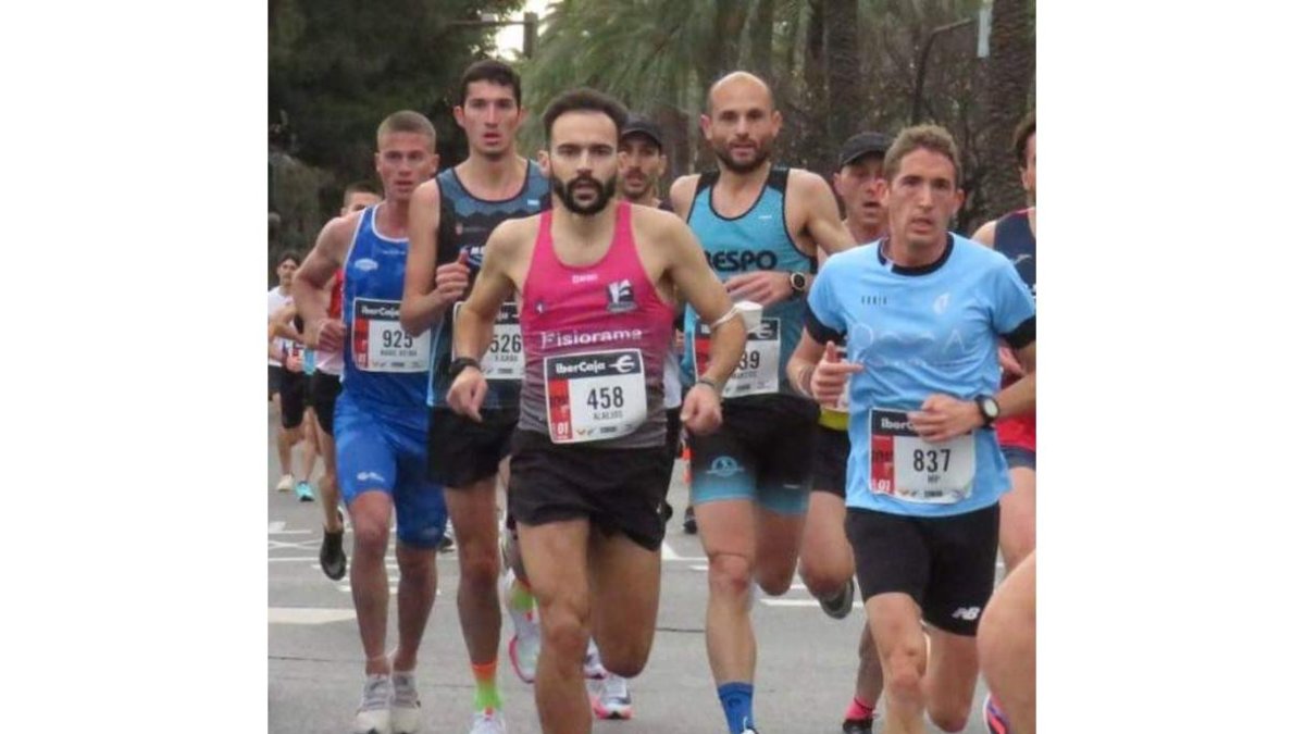Luis Fernando Alaejos en uno de los grupos de la carrera. DL