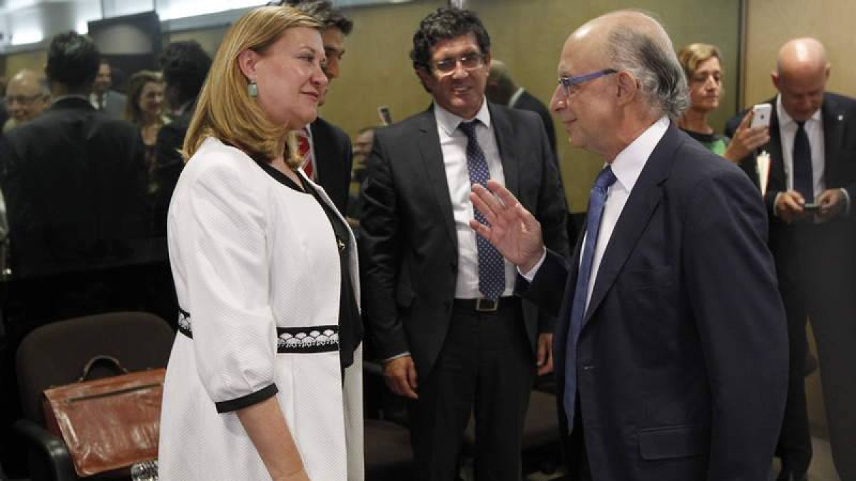 La consejera de Castilla y León, Del Olmo, y Montoro.
