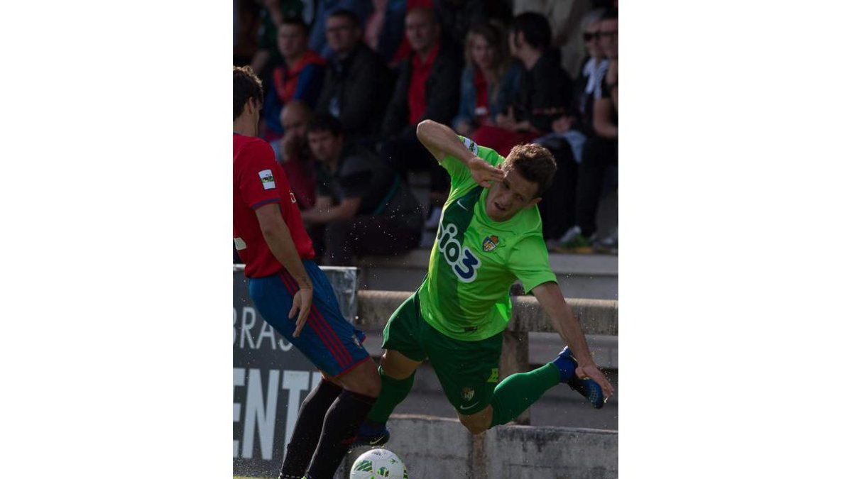 Miguel Núñez abandona la Deportiva con rumbo a Palma. L. DE LA MATA