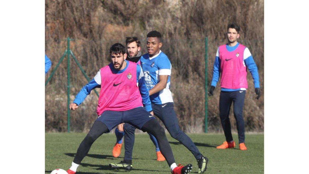 La Deportiva buscará una victoria que le permita seguir escalando puestos en la tabla. L. DE LA MATA