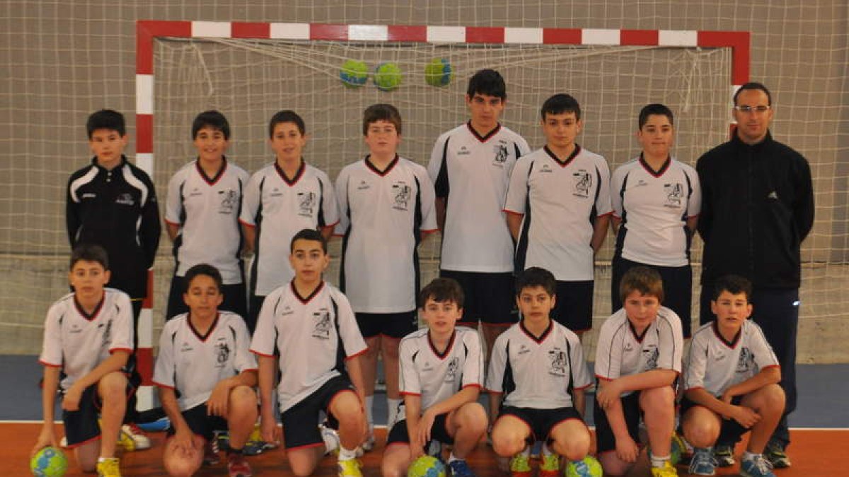 Formación del equipo del San José Agustinas que participó en la fase final del autonómico.