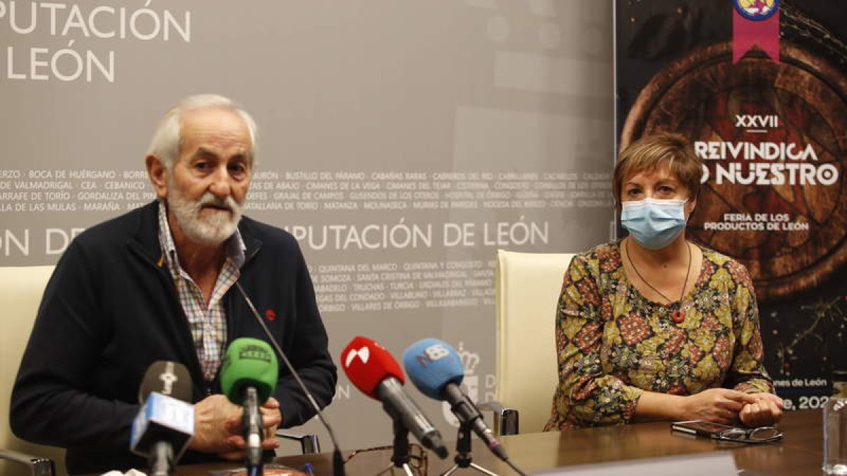 Matías Llorente y Avelina Vidal, ayer en la presentación del evento. RAMIRO