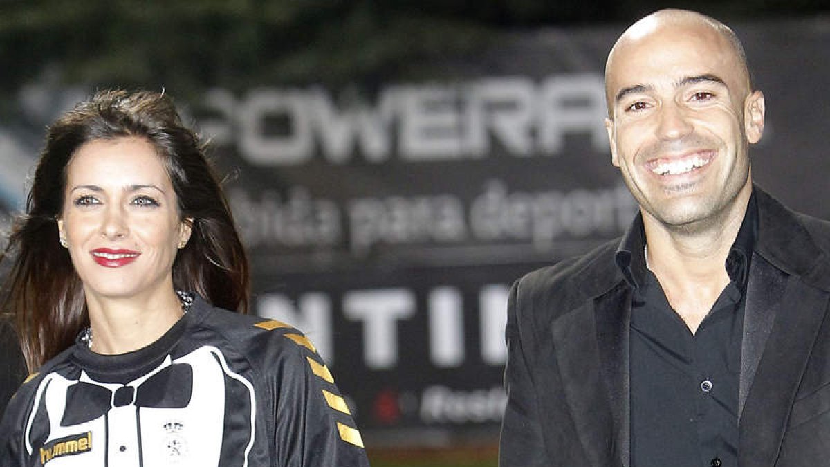 Beatriz Jarrín y Álvaro Valdés, en la presentación del frac en Madrid.