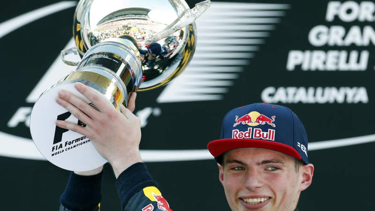El piloto holandés Max Verstappen, de Red Bull, hizo historia con su triunfo. DALMAU