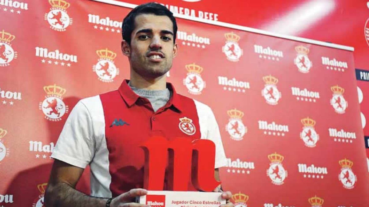 Alberto Solís fue elegido por la afición culturalista como el Jugador Cinco Estrellas del pasado mes de diciembre. FERNANDO OTERO