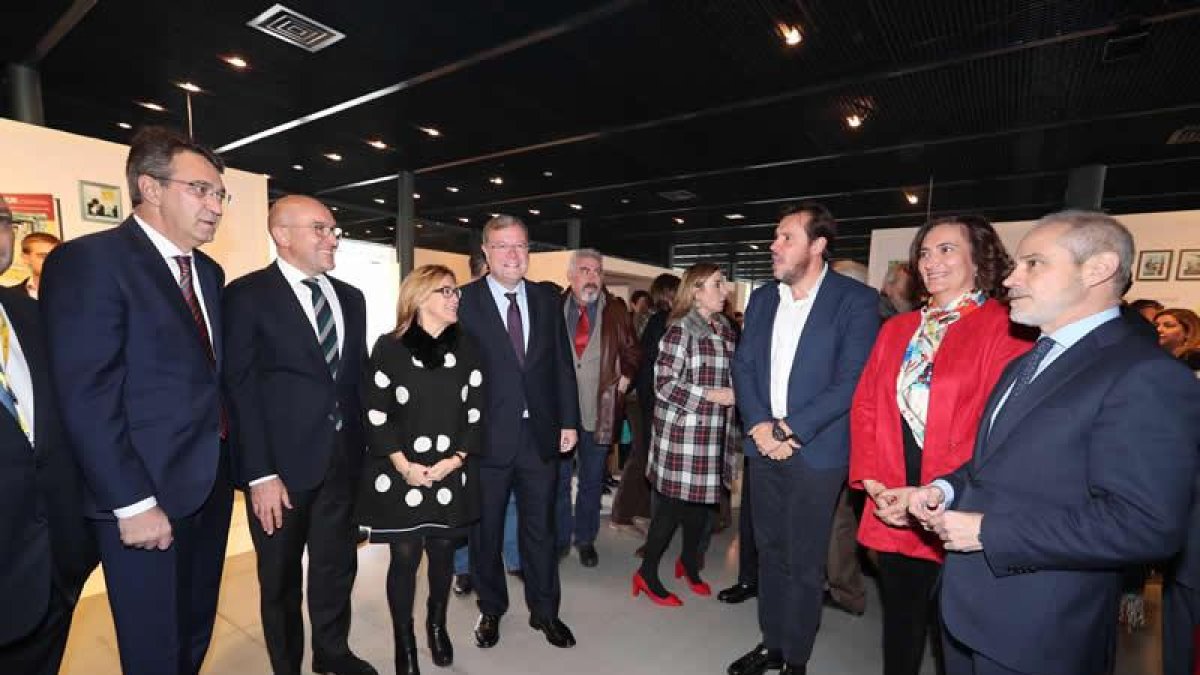 Juan Martínez Majo, Antonio Silván y Gloria Merayo presentaron hoy en Intur la oferta turística de la provincia.