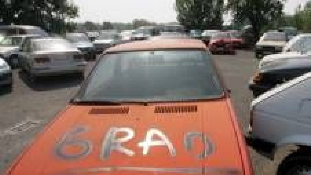 El depósito de vehículos, situado actualmente en el Paseo del Parque, pasará al Mercado de Ganados