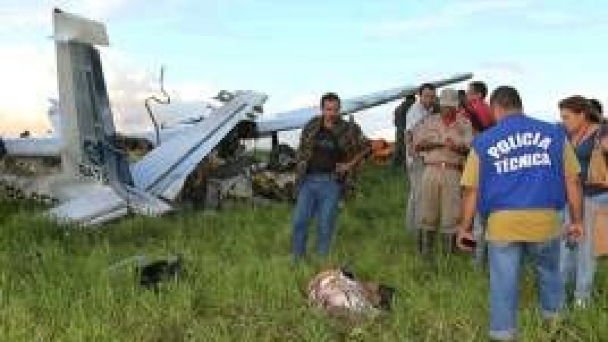 Los cuatro ocupantes de la avioneta que dejó caer el dinero tras el accidente resultaron muertos