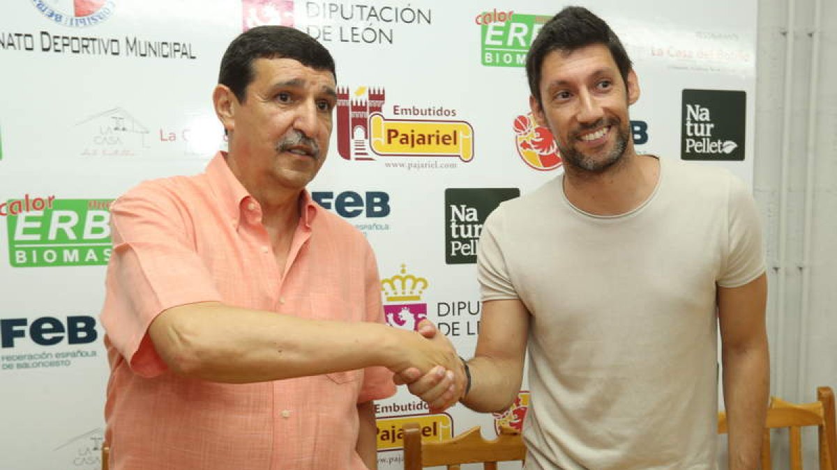 El presidente quiere que Vázquez siga en el club. L. DE LA MATA