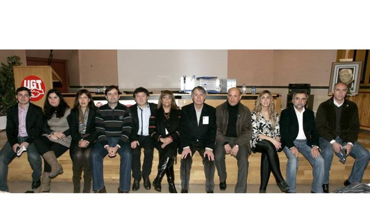 Delegados elegidos en el Congreso Extraordinario del PSOE de León para asistir al 38 Congreso Federal de Sevilla