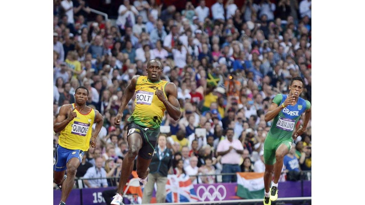 Bolt en la semifinal de los 200 metros masculinos.