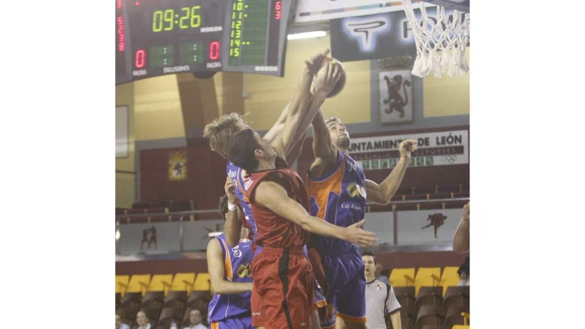 Fundación Baloncesto León se impuso al Inec Zamorano.