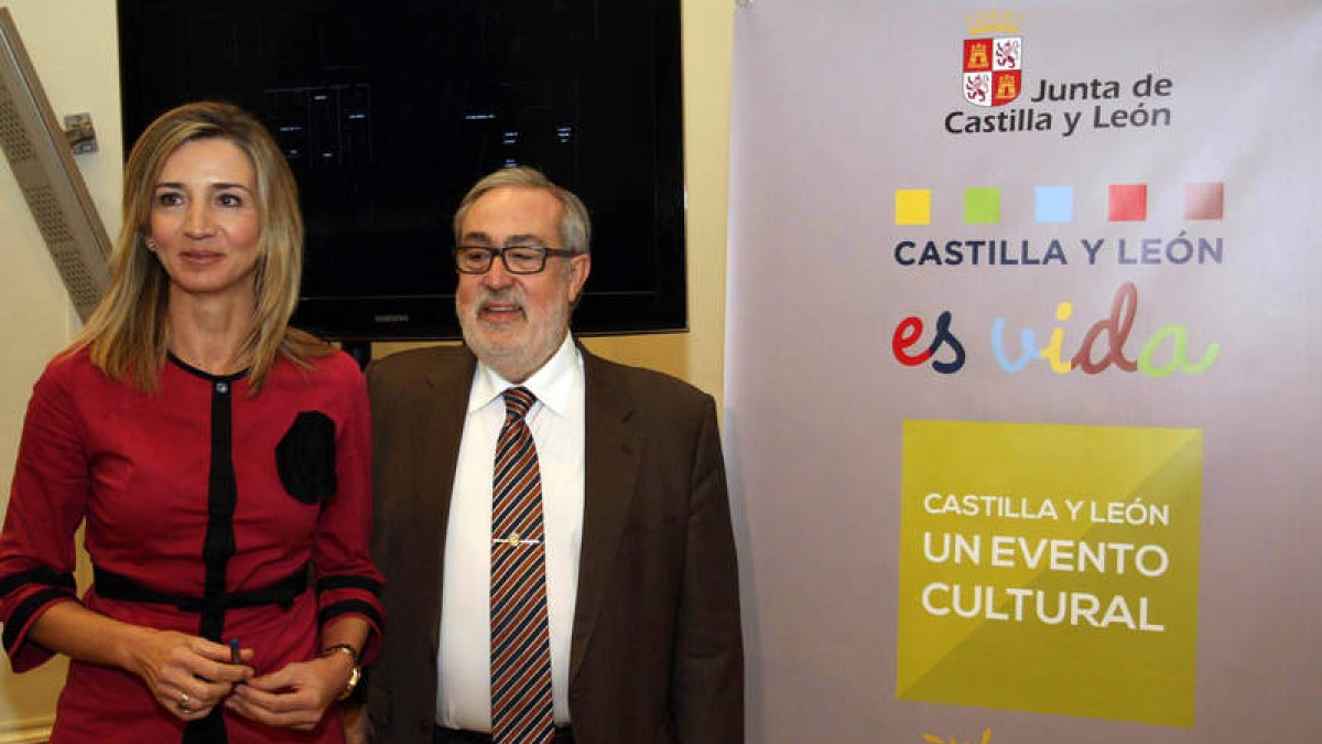 La consejera Alicia García y el director del Ferial, Juan Useros.