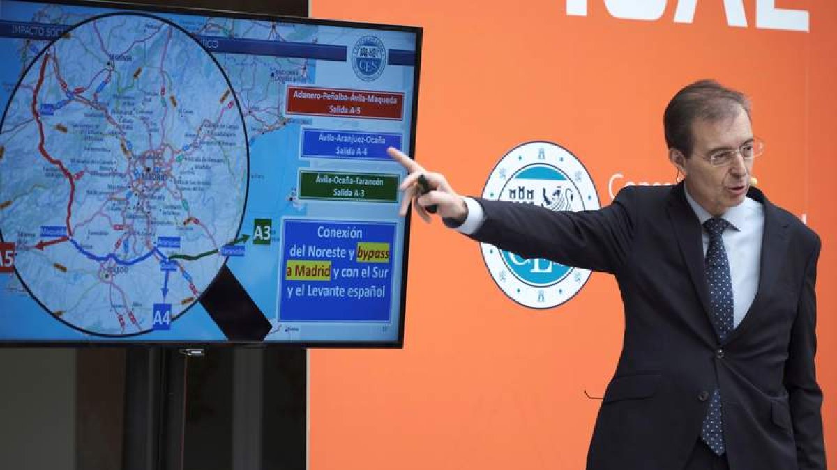 El presidente del CES de Castilla y León, Germán Barrios, ayer en Ávila. RAÚL SANCHIDRIÁN/EFE