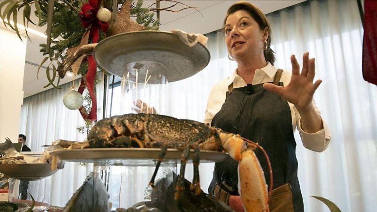 Inés Butrón, divulgadora gastronómica y blóger culinaria, en la presentación del marisco y las frutas de esta temporada en Mercabarna.