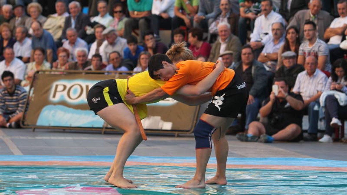Excepcional final de pesados de femenina, con Miriam Marcos, campeona de medios, imponiéndose a Mónica Matía.