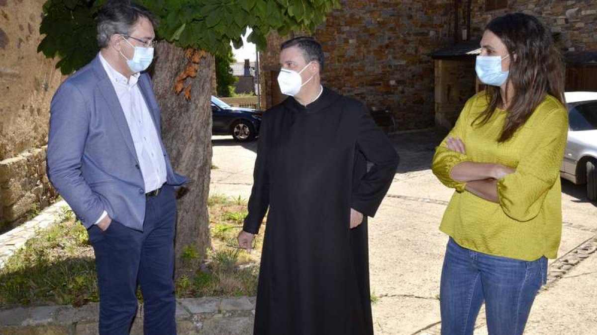 Juan Martínez Majo visitó ayer el templo. DL