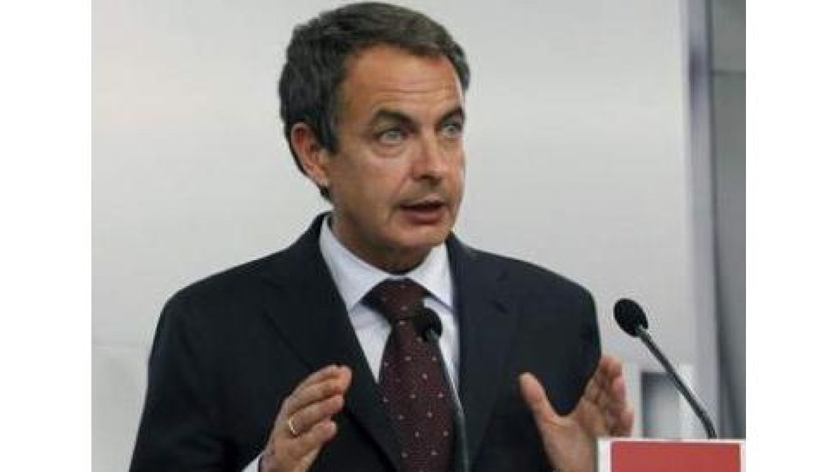 Zapatero compareció en la sede de Ferraz.