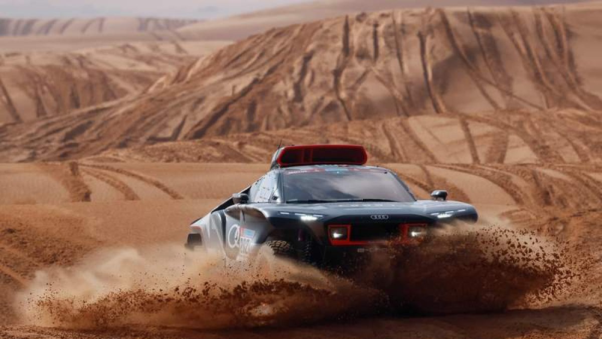El español Carlos Sainz sumó para el Audi RS Q e-Tron la primera victoria en el Dakar 2022. ALINO