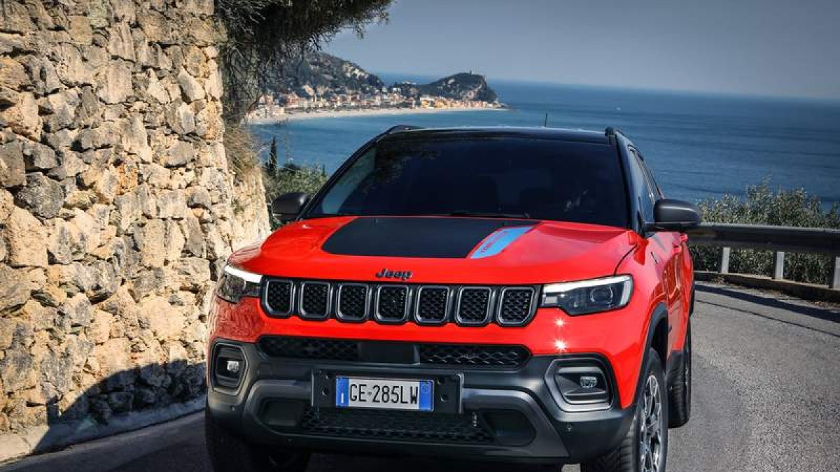 La alternativa 4xe (Grand Cherokee) extiende la electrificación en los catálogos de Jeep, con versiones e-Hybrid