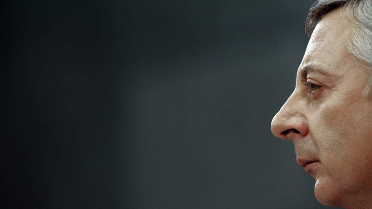El ministro de Fomento y portavoz del Gobierno, José Blanco, ayer, en una rueda de prensa.