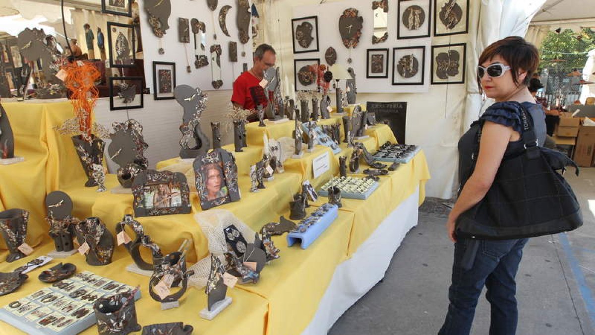 El patio del colegio Campo de la Cruz acogerá la muestra hasta el próximo domingo.