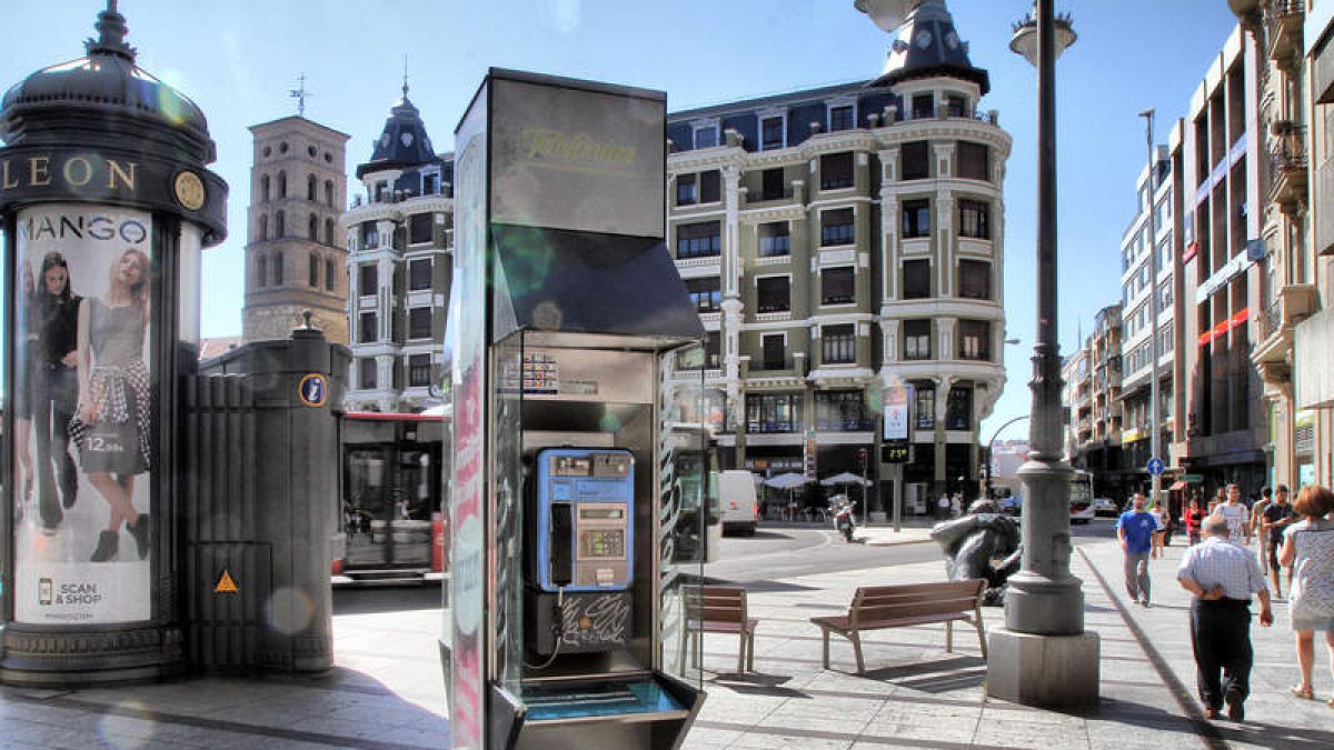 Las cabinas están ubicadas en puntos de paso de gran número de ciudadanos, pero ya casi nadie las utiliza.