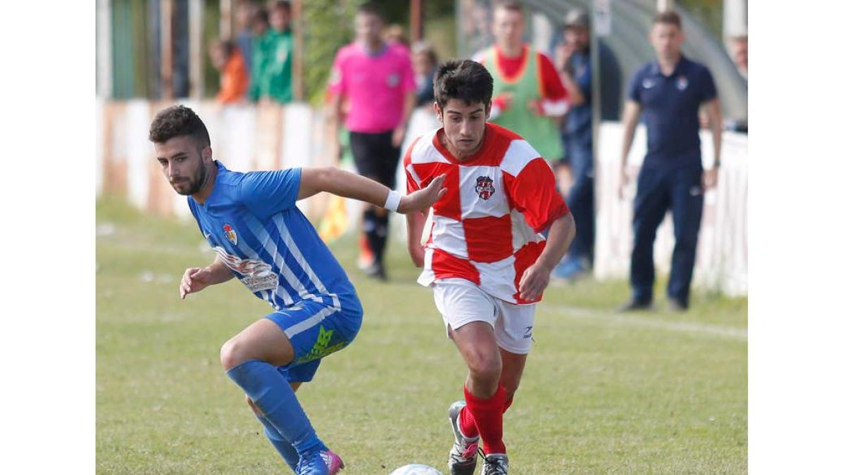 El equipo arlequinado se impuso con un solitario gol de Roberto Benítez al blanquiazul. FERNANDO OTERO