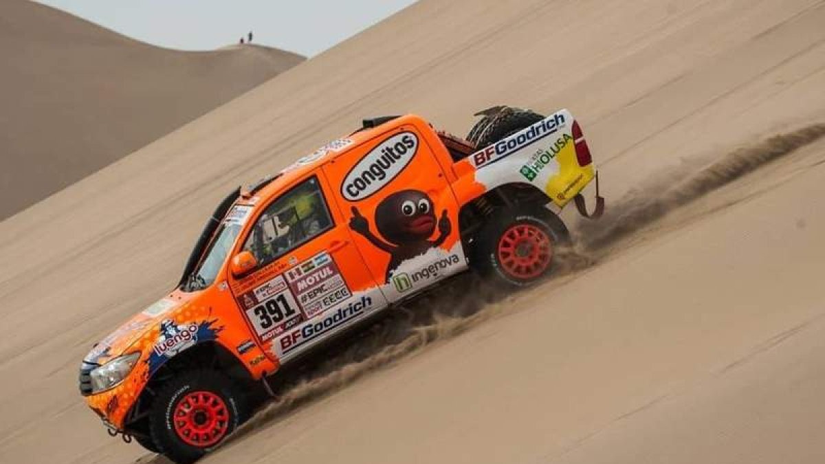 Las dunas acompañarán las primeras cinco jornadas a Calleja en su reto de acabar el Dakar. DL