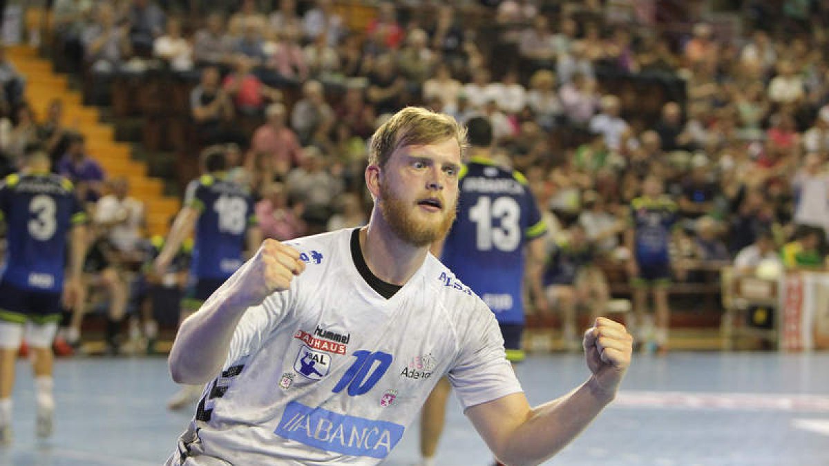Piñeiro, en un partido de la temporada pasada. SECUNDINO PÉREZ