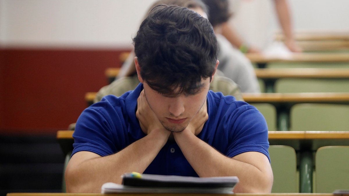 Un estudiante examinándose. FERNANDO OTERO