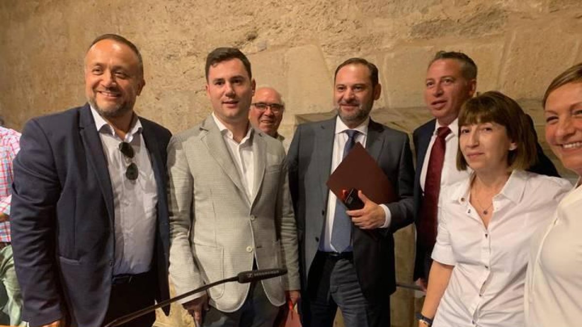 El ministro Ábalos durante su visita a León
