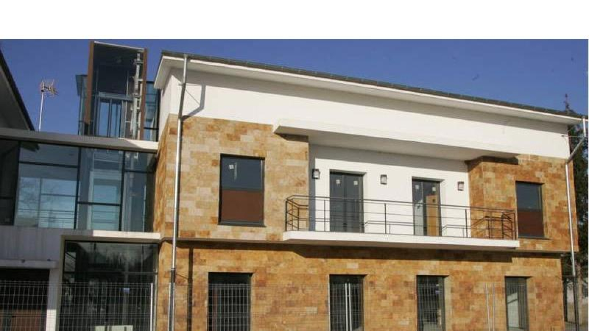 El edificio consistorial del Ayuntamiento de Carracedelo, en una imagen de archivo.