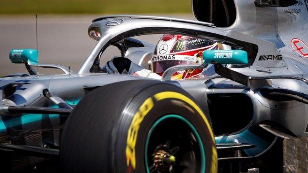 El británico Lewis Hamilton estrelló su Mercedes en el primer día del GP de Canadá.