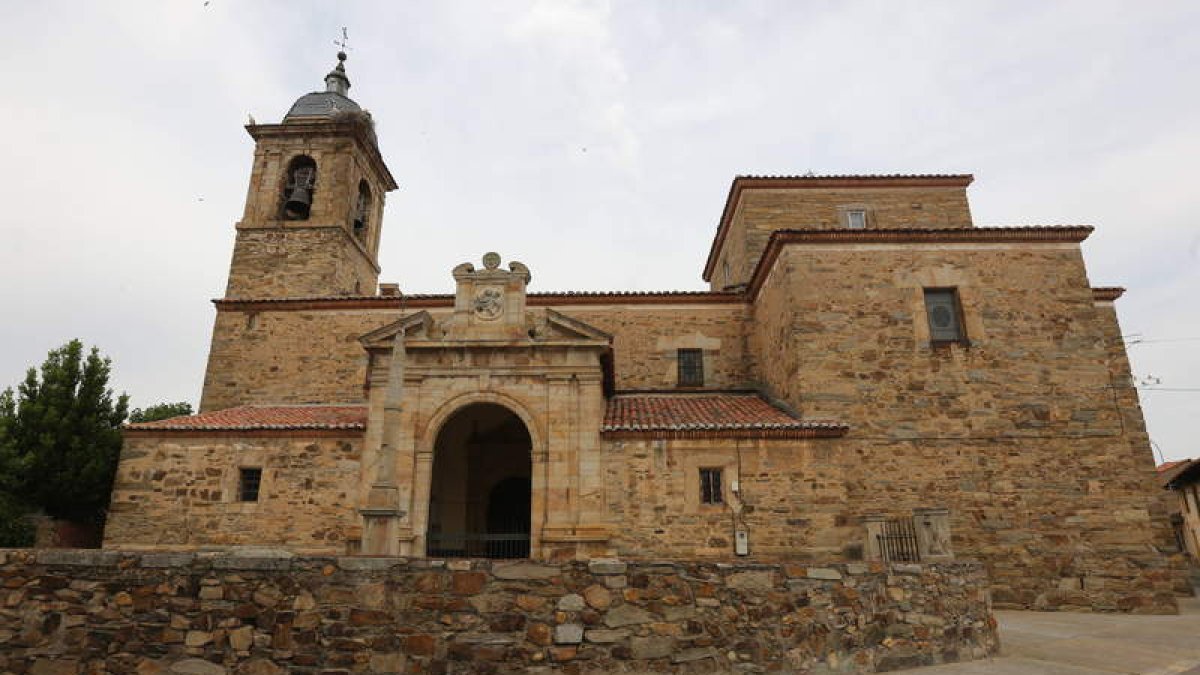 La iglesia parroquial de Veguellina de Órbigo acogerá la celebración eucarística del próximo domingo a las doce del mediodía