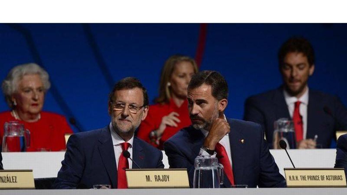 Rajoy y el príncipe Felipe, en Buenos Aires.