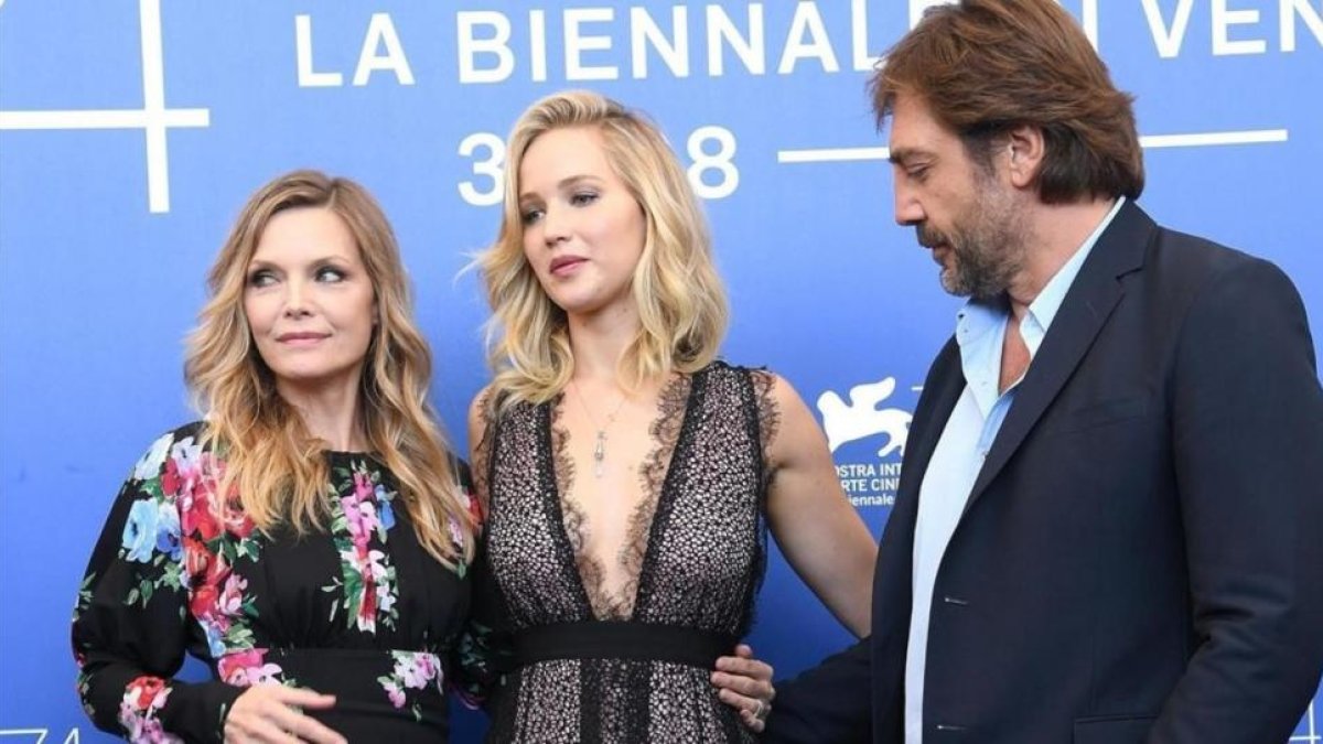 Michelle Pfeiffer, Jennifer Lawrence y Javier Bardem, en la presentación de Madre! en la Mostra