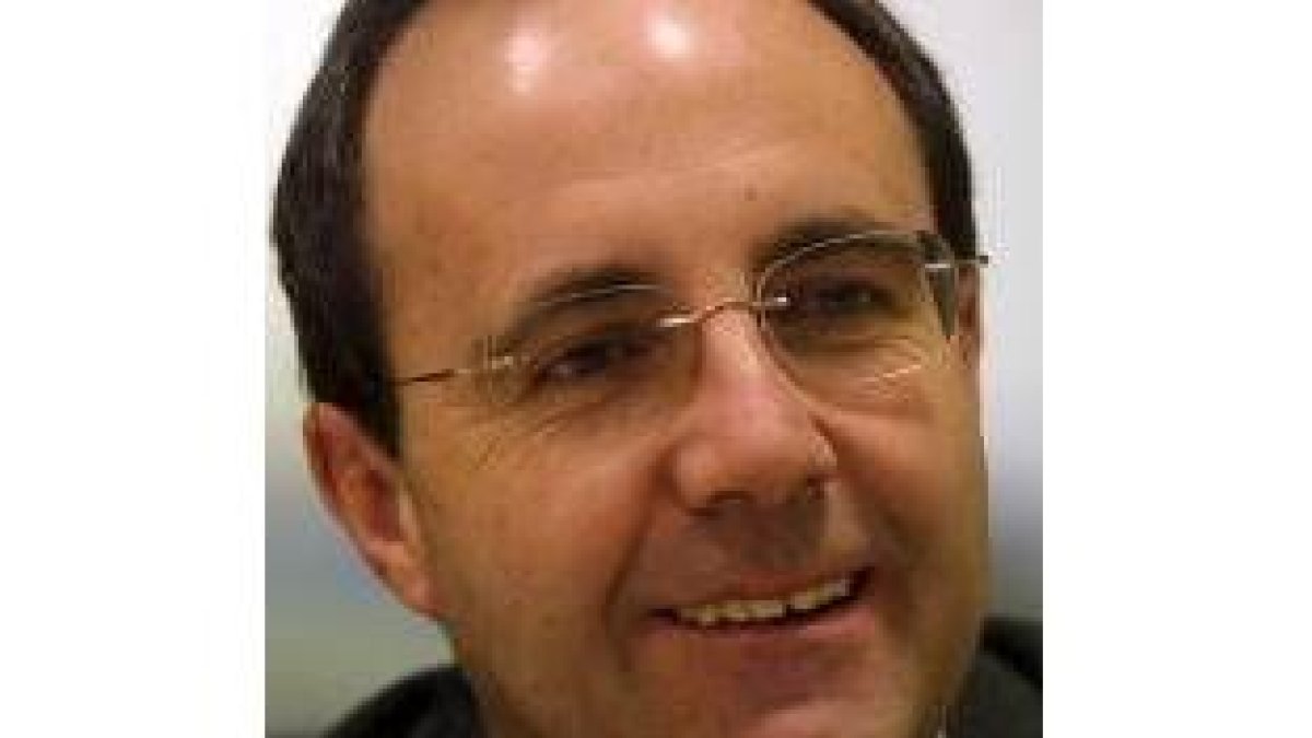 César Gavela es el mantenedor de la Fiesta de la Poesía
