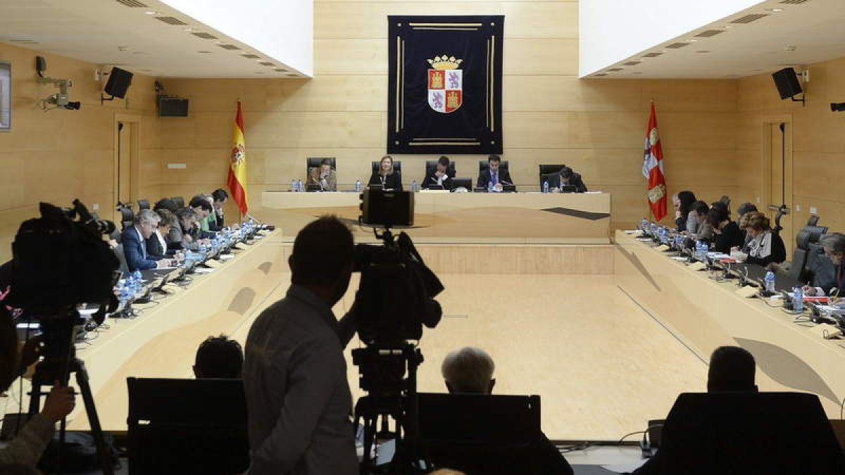 Una de las comparecencias de ayer en las Cortes