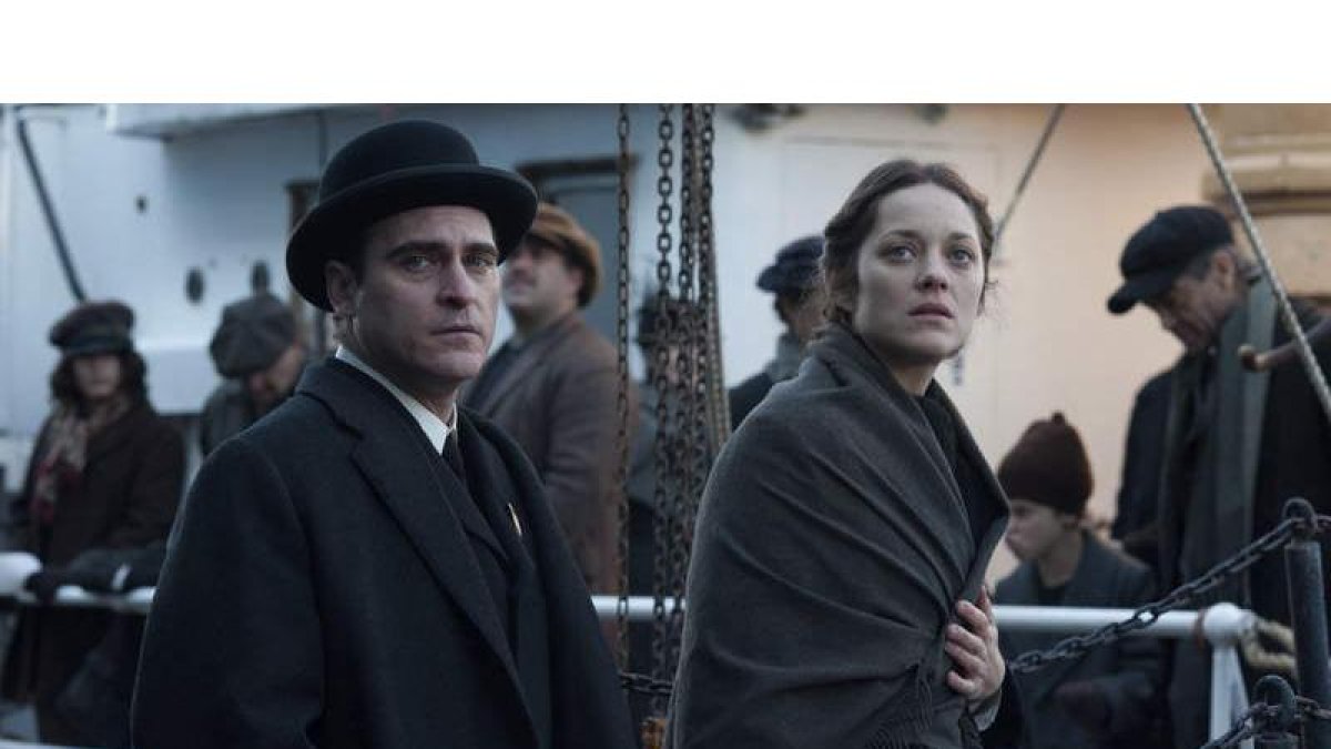 Los actores Joaquin Phoenix y Marion Cotillard, en una escena de la película ‘Los inmigrantes’.