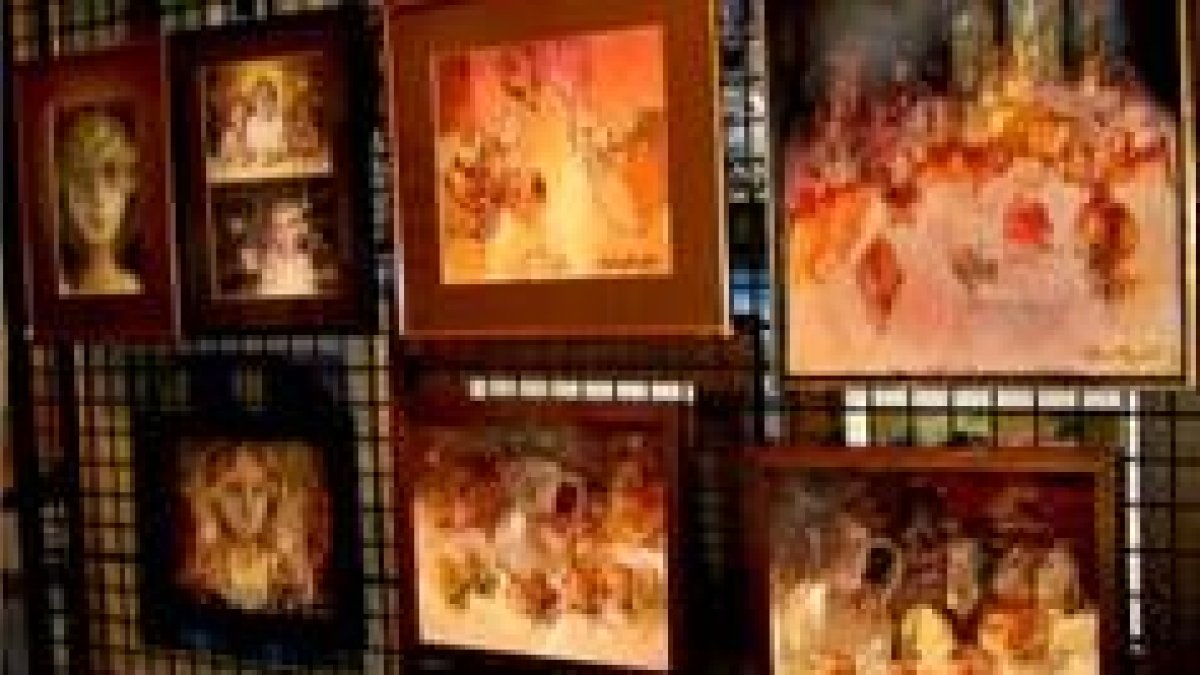 Algunas de las obras que Gutiérrez Montiel expone en León