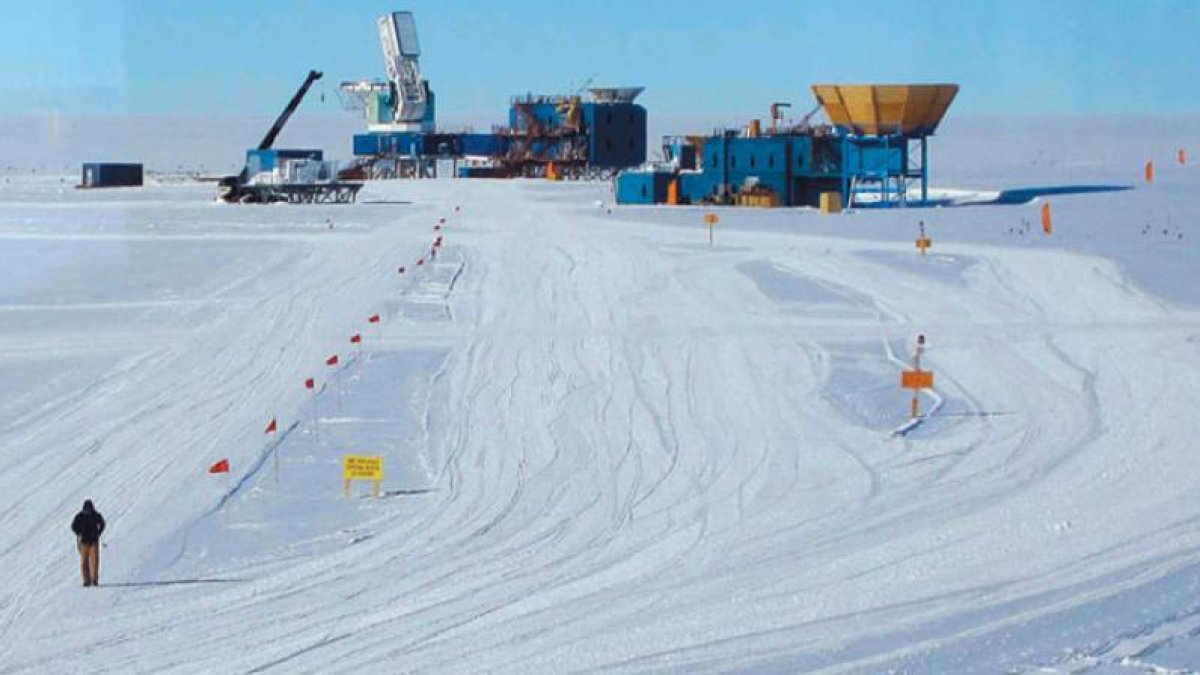 Aspecto exterior d ela base antártica americana Amundsen-Scott, que desarrolla su actividad cerca del Polo Sur.