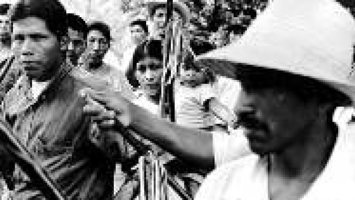 na» (ciudadanos de la tierra) y sus famosos bastones de mando