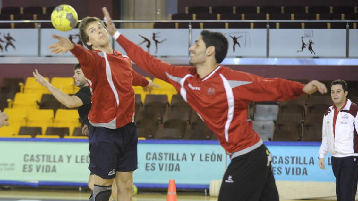 El Ademar en uno de sus últimos entrenamientos.
