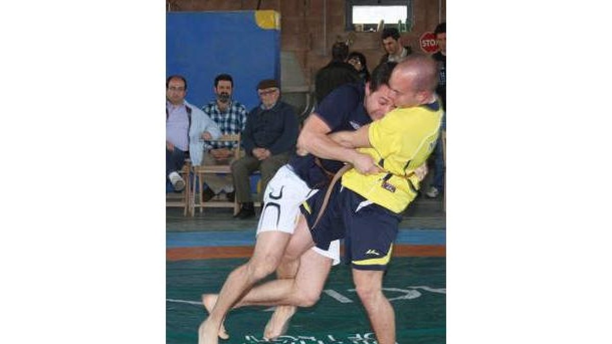 Los hermanos Del Blanco, duelo en Montaña.