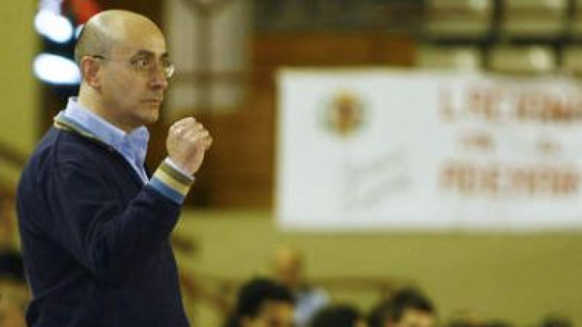 Ribera considera prioritario ahora que el equipo ademarista se centre en acabar la liga lo más alto
